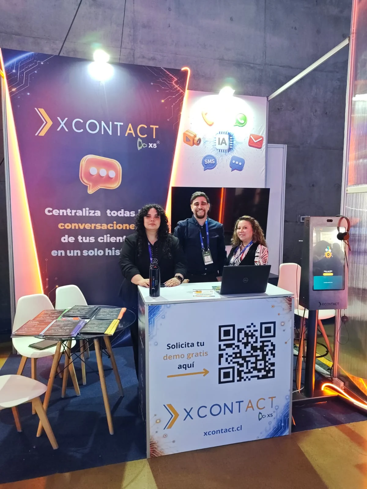 Stand de X5s y XContact durante América Digital 2026 en Espacio Riesco
